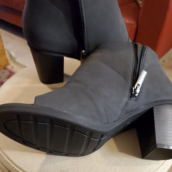 Ashley Stewart Open Toe Shootie (Shoe boot) - Picture 3 of 5